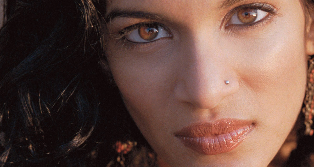 https://www.rajgirn.com/wp-content/uploads/2007/06/Anoushka-Shankar1-1200x640.jpg